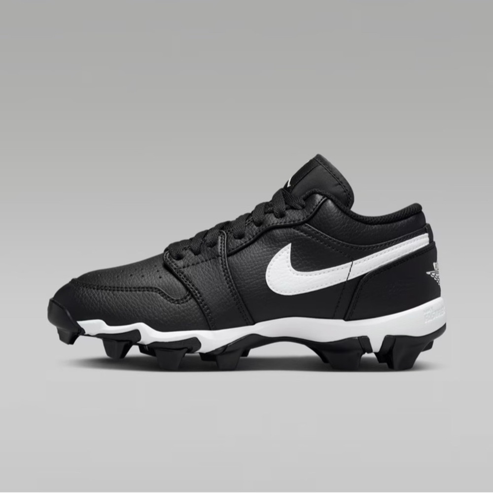Jordan 1 low - black baseball cleats
Kid size US 3.5